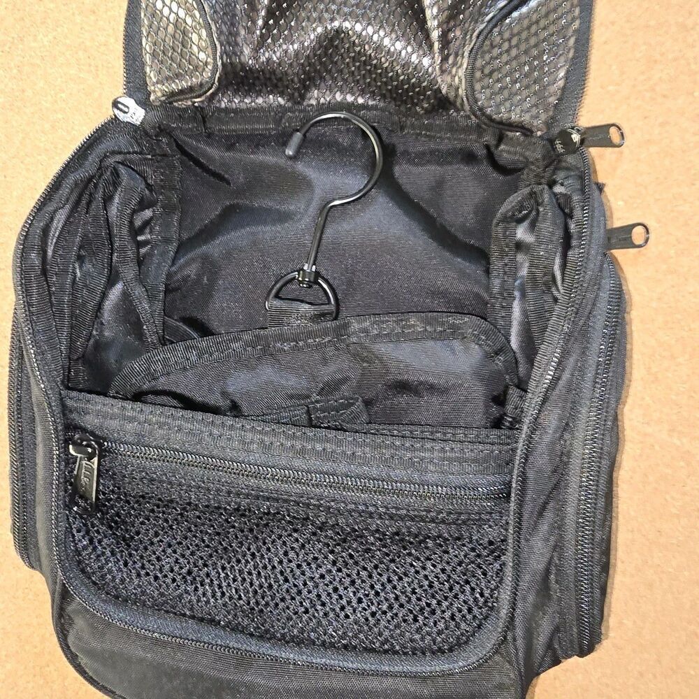 LL Bean Personal Organizer Hanging Travel Toiletry Bag Medium Black (B3) - Picture 2 of 9